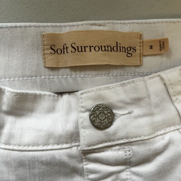 Soft Surroundings Stretch Denim Pull On 8" Inseam Relaxed Shorts Sz M White - Picture 3 of 4